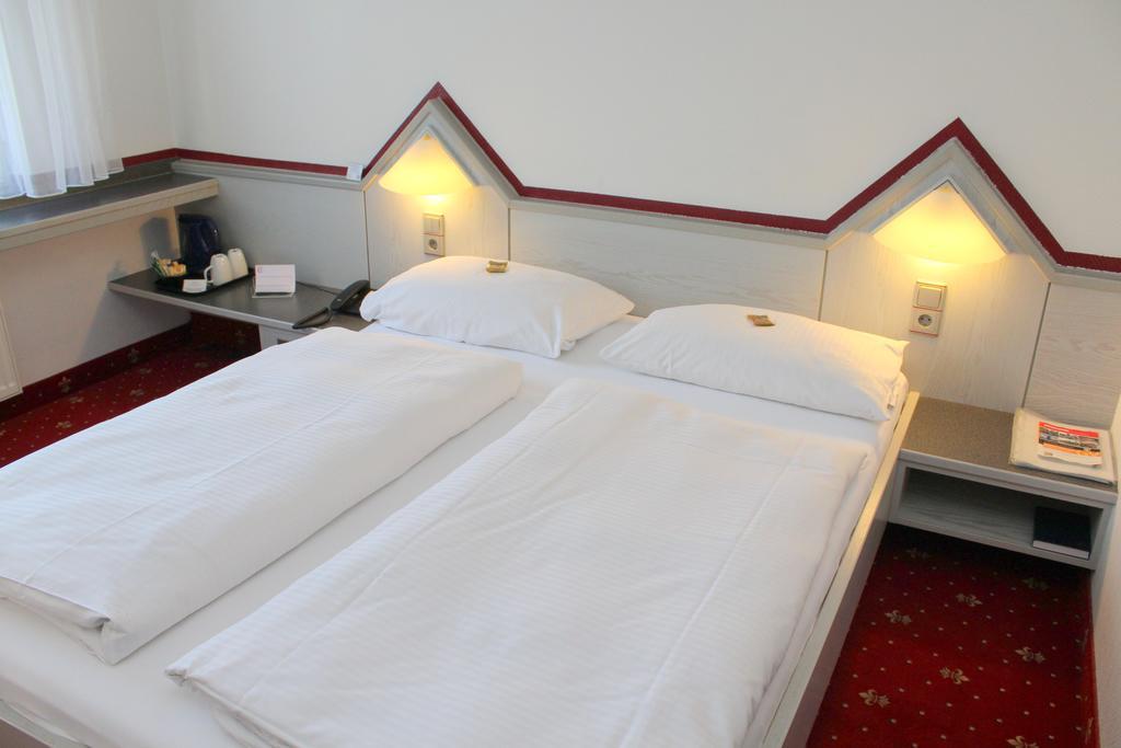 A.C. Hotel Hoferer Estugarda Quarto foto